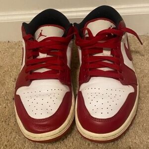 Jordan Low Red, White, Black Used Woman 12/ Men 10